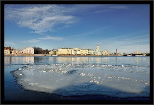 Цветная нарядная предвесенняя питерская открытка