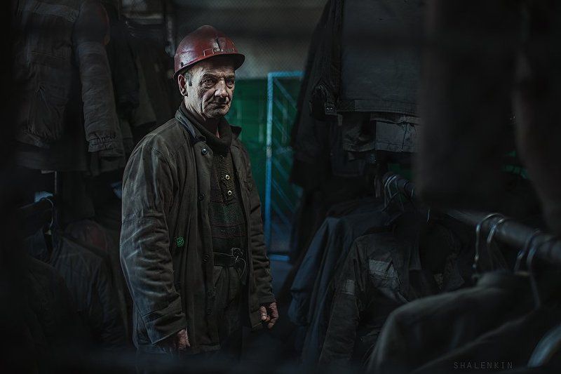 шахтер, портрет, жанр, раздевалка, шахта, добыча угля, coal, mining, coal mining, portrait, russia, kuzbass in the locker room фото превью