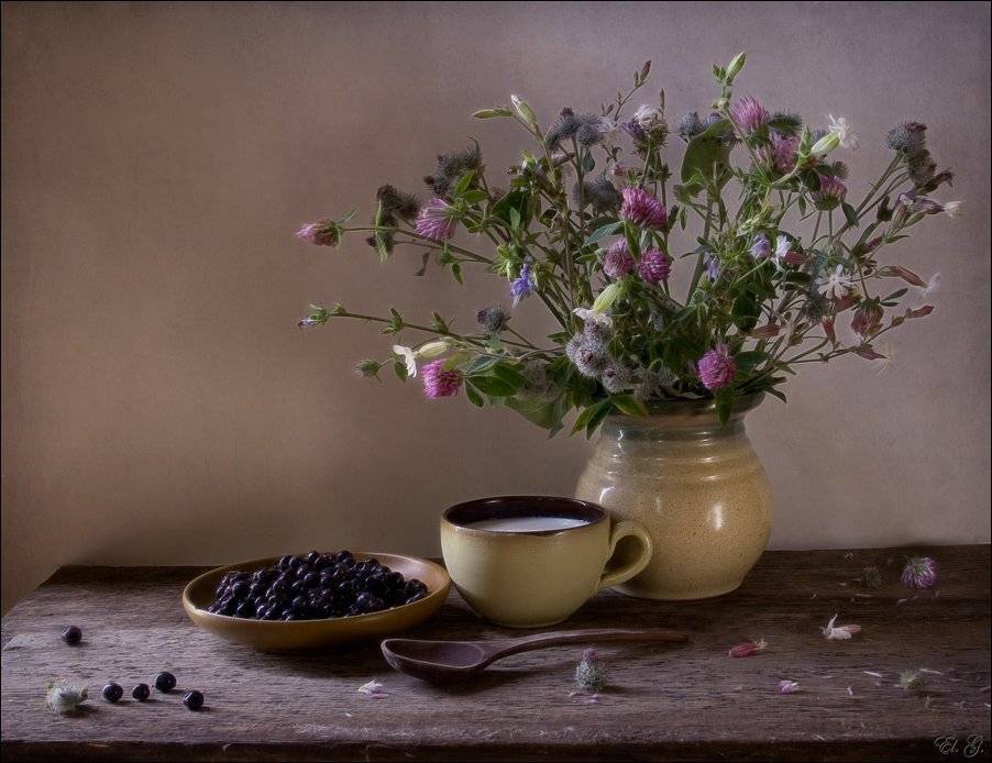 натюрморт, лето, молоко, черника, кружка, ложка, цветы, ягоды, still, life, summer, milk, mug, spoon, blueberry, flowers, fruit, El. G.