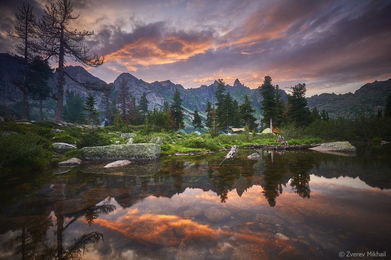 ергаки Вечер на озере Художников фото превью