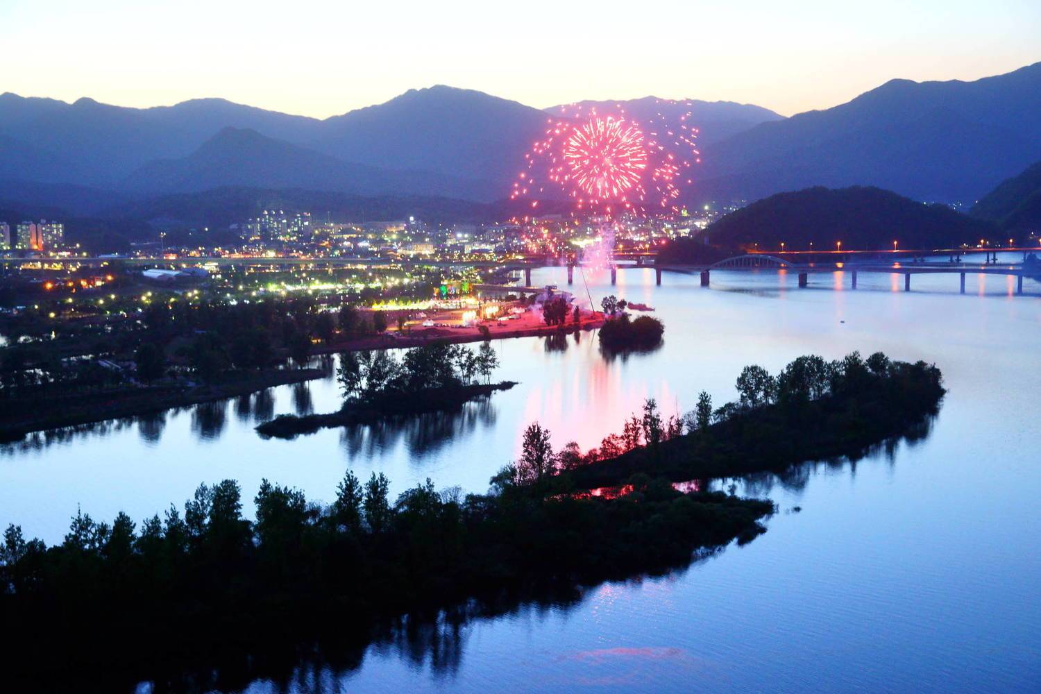 south korea, gyeonggido, jazz festival, jarasum, fireworks, cityscape, night, fire, river, island, railway bridge, night view, summer, Shin