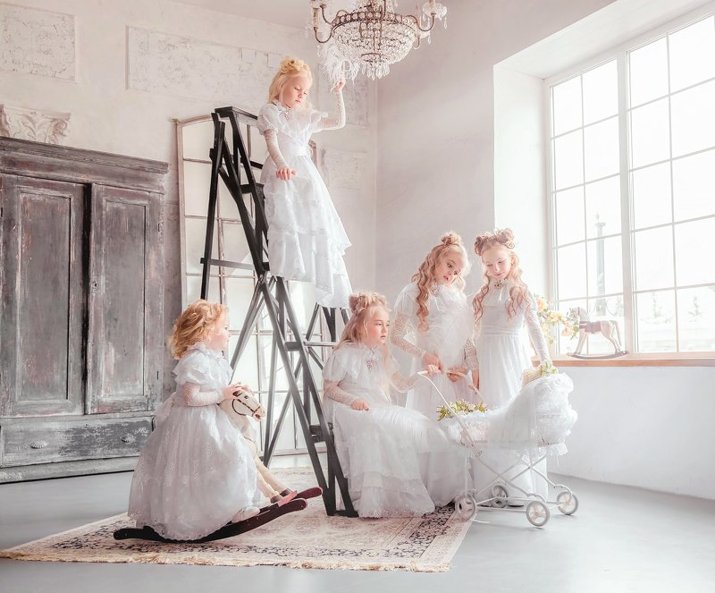 Сёстра, дети, ребёнок, аристократ, история, историческая фотосессия, исторический костюм, костюм, платье, игрушка, портрет, детская фотосессия, идеи для фотосессии Сёстры фото превью
