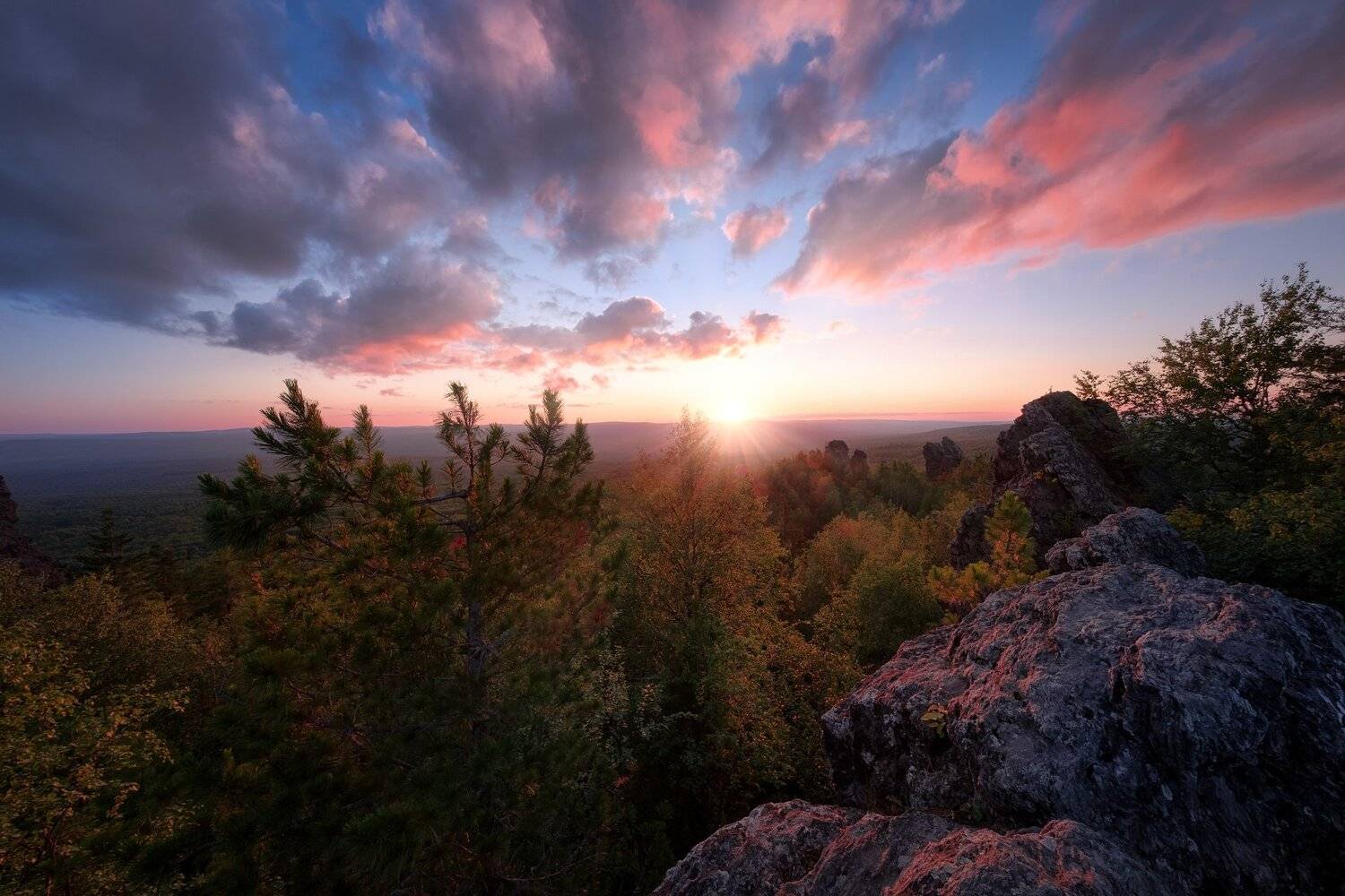 колпаки, гора, скалы, урал, пермь, закат, тайга, небо, облака, солнце, свет, Андрей Чиж