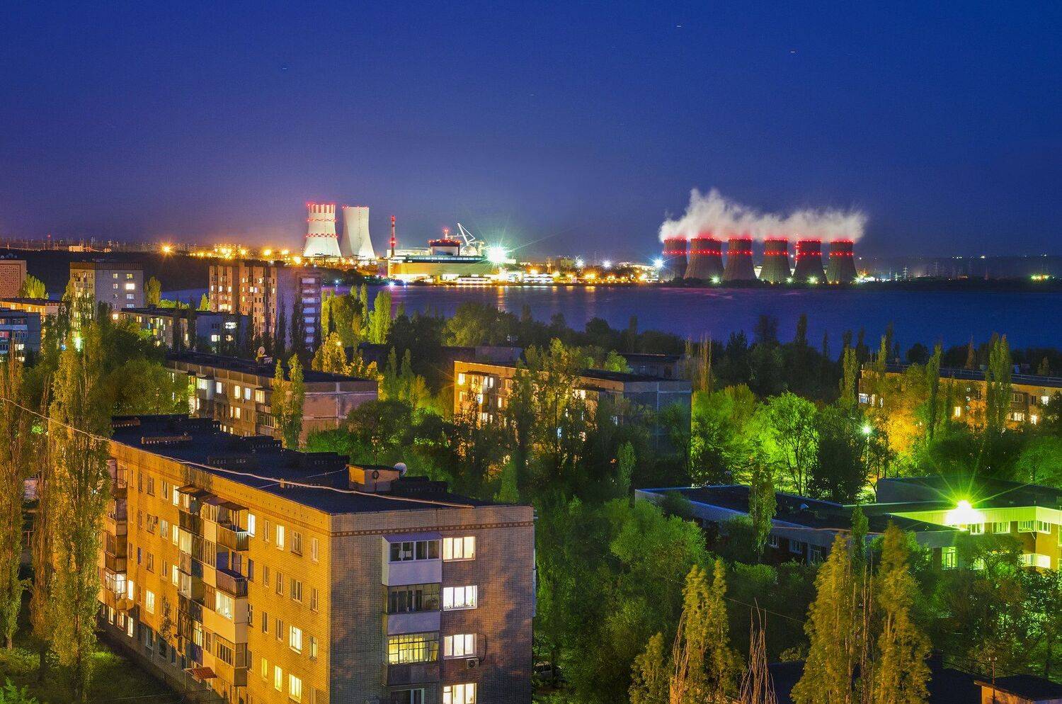 ночь,свет,огни,атомная станция,электричество,город,крыша, Владимир Володин