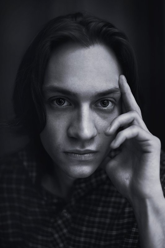 портрет, эмоции, чб, взгляд Дима фото превью