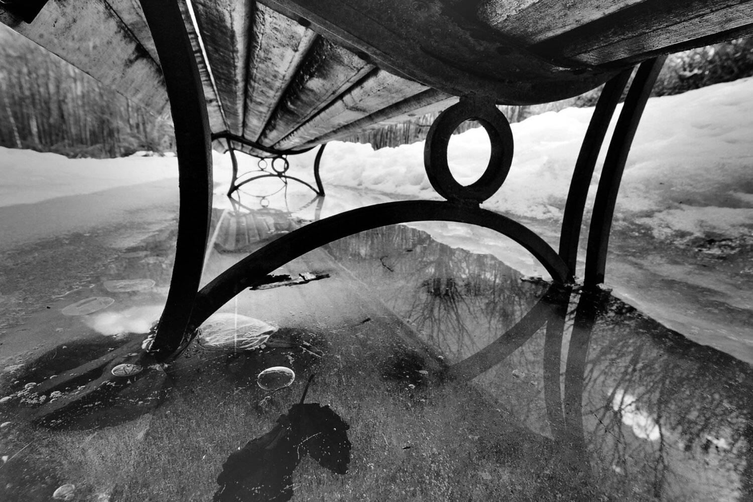 скамейка, весна, талая вода, лед, сугроб, пузыри, оттепель, Дмитрий Ткаченко