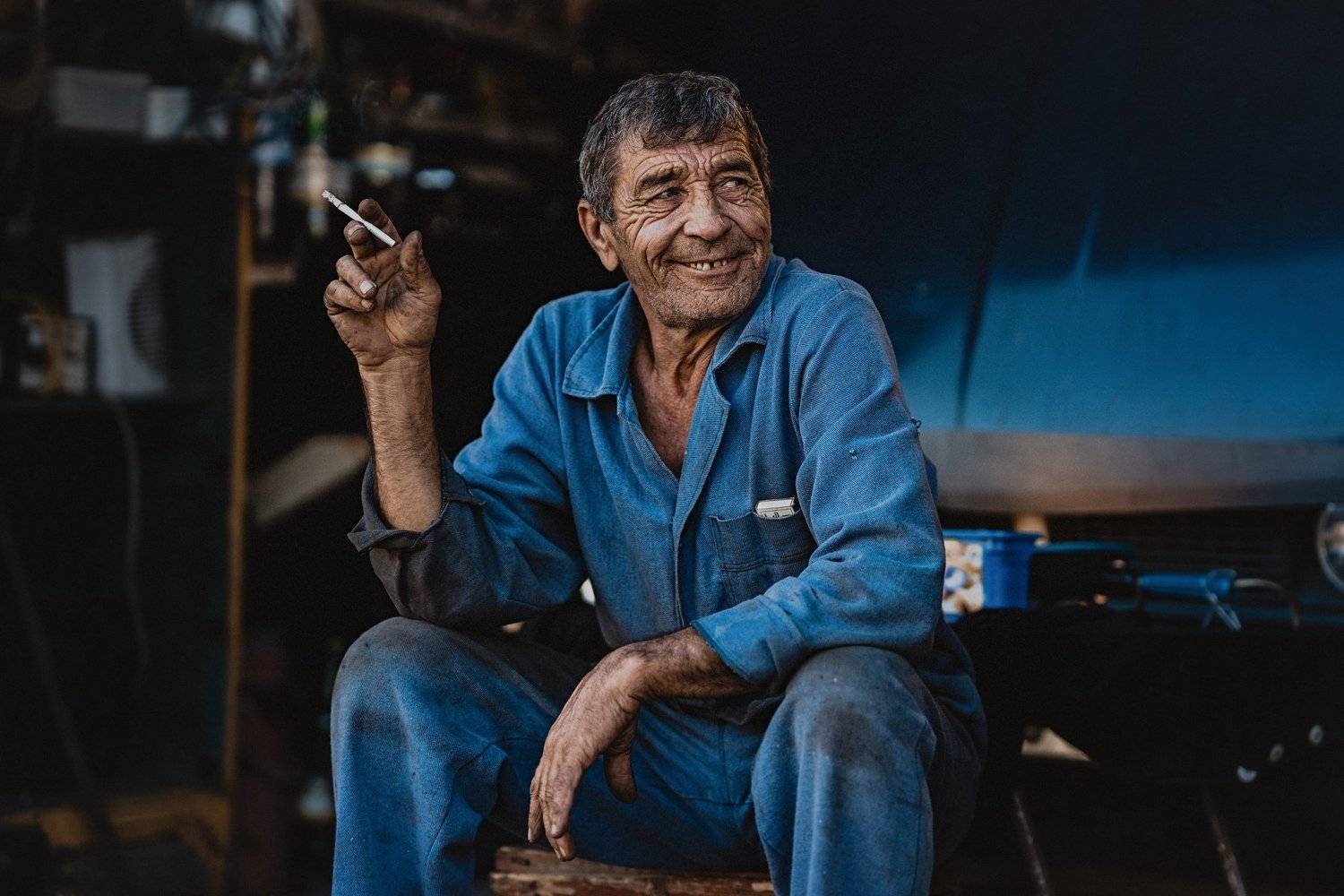 мужской портрет, мужчина, взрослый, работа, улыбка, сигорета, портрет, морщины, Мария Братан