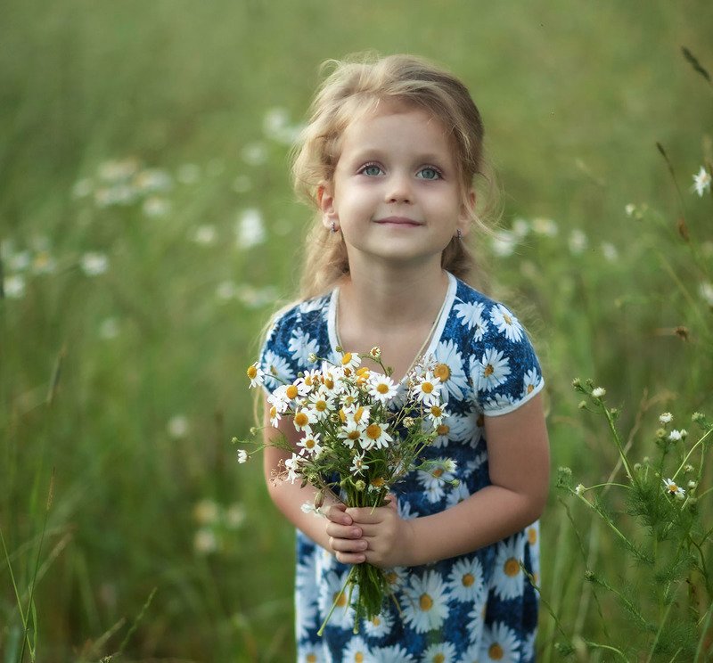 девочка, ромашки,лето,красота, эмоции, kids, children, beautiful, summer, nature, chamomile, flower, emotions Ромашковое лето фото превью