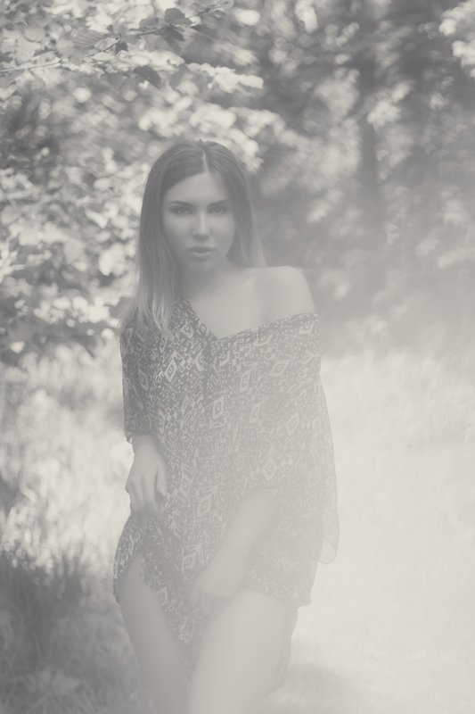 girl portrait bw Daria фото превью