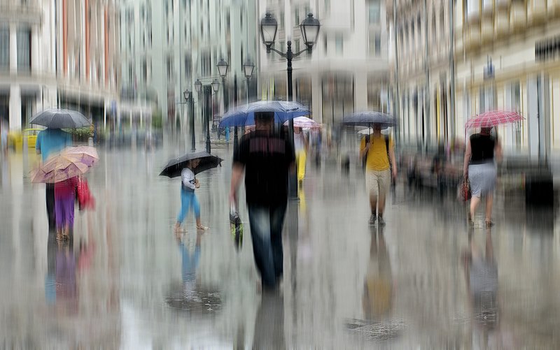 Летний дождь на Кузнецком Мосту фото превью