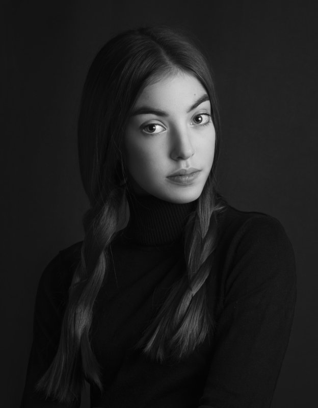 fine art , постановочная фотография ,жанровый портрет, губы , portrait  фото превью