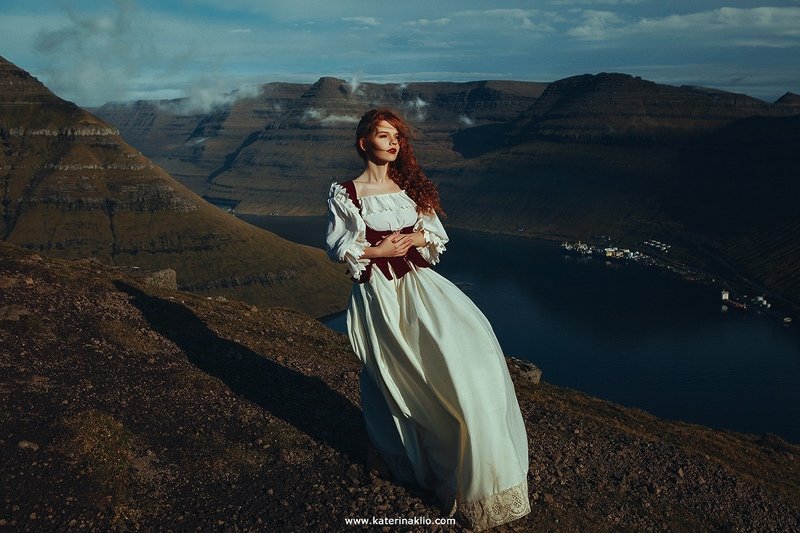 Portrait, nature, mountains, art, woman, model, wind Faroe фото превью