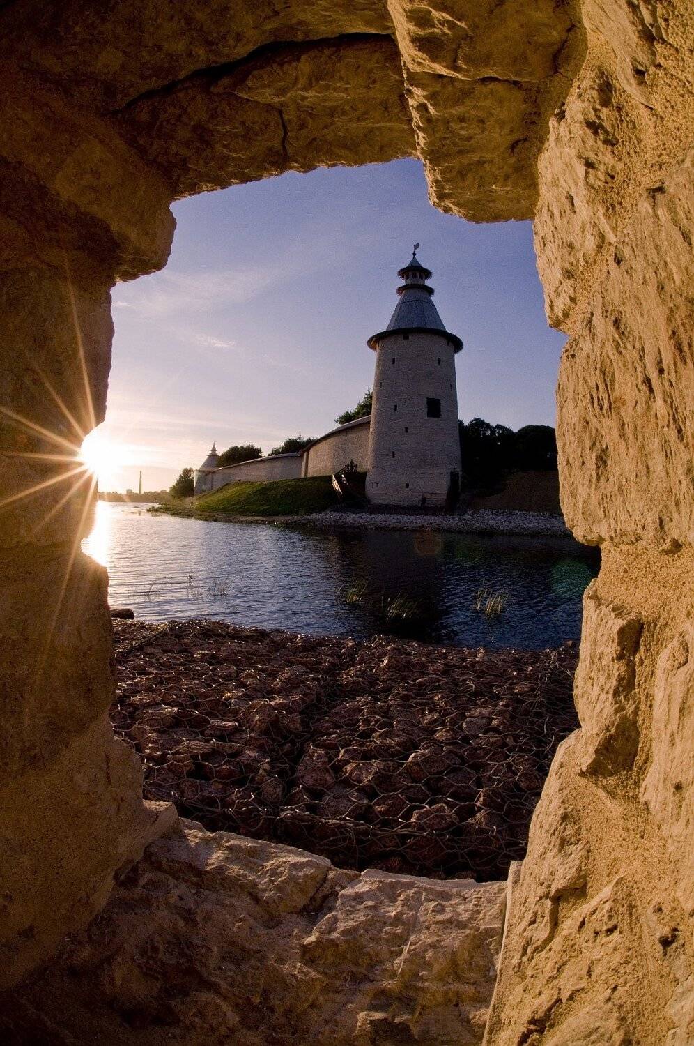 псков, башни,высокая башня,крепостные стены, закат, варлаамовская башня, Юрий Яковлев