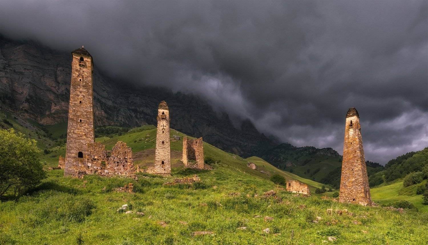 кавказ, ингушетия, башни,непогода,  заповедник, эрзи, вечер, июль, Николай Мысливцев