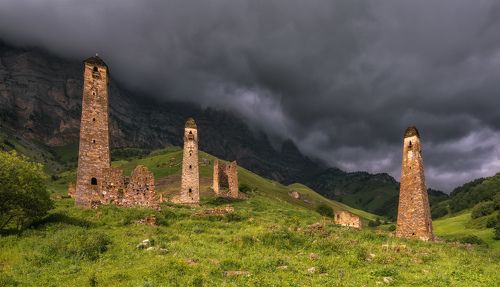 Нахмурилось