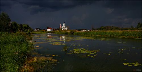 В Суздале перед  грозой