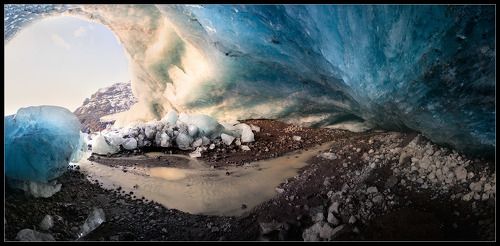 Ледяная пещера Исландии.