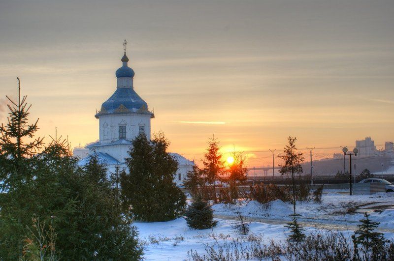 Белый храм над рекою фото превью