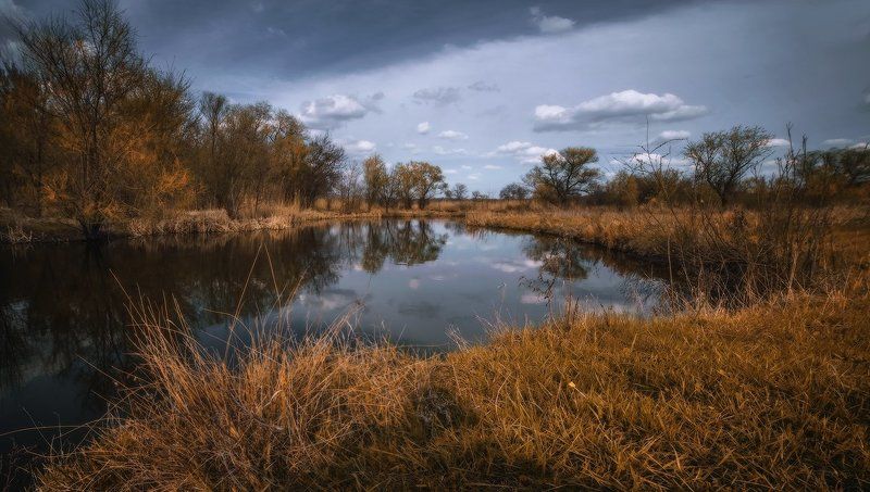 В осеннем отражении фото превью