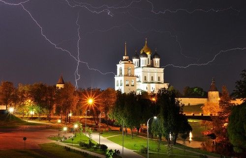 Гроза в городе!