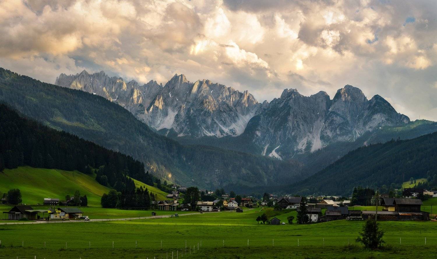 австрия, альпы, дахштайн, европа, горы, деревня, долина, закат, лето, поле, хребет, пейзаж, Денис Полтораднев