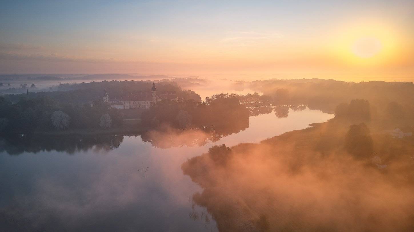 беларусь, замки, июль, лето, несвиж, озеро, рассвет, туман, утро, Вейзе Максим