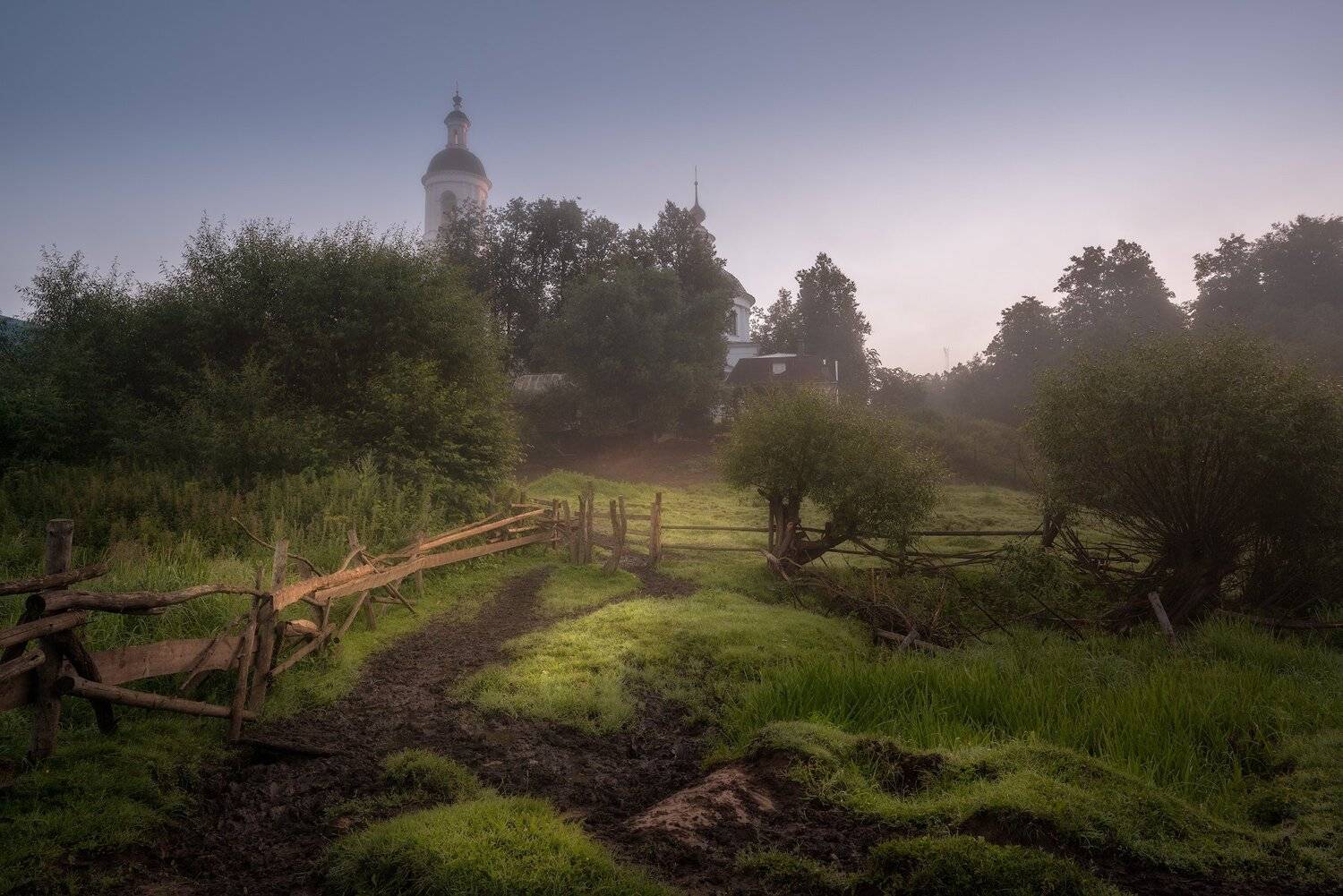 утро, свет, церковь, ограда, Григорий Бельцев