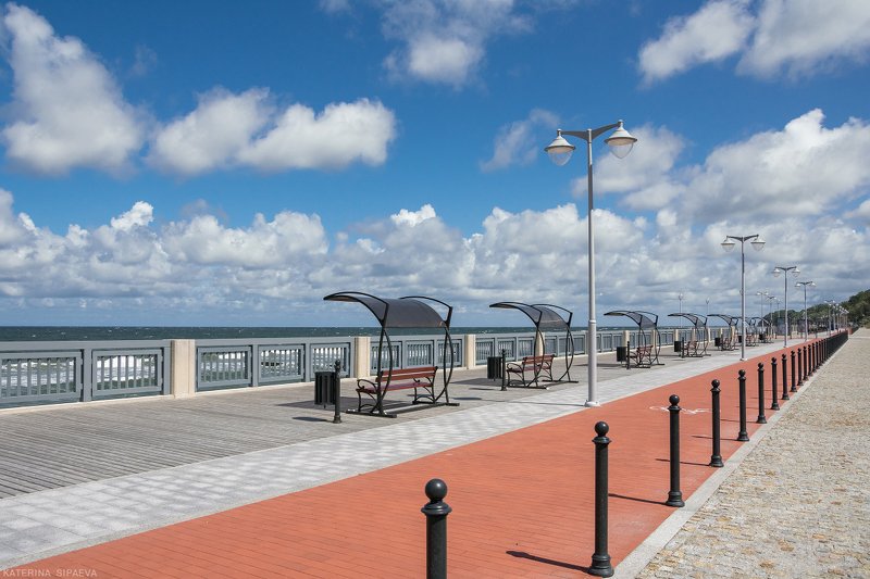 Променад с видом на море фото превью