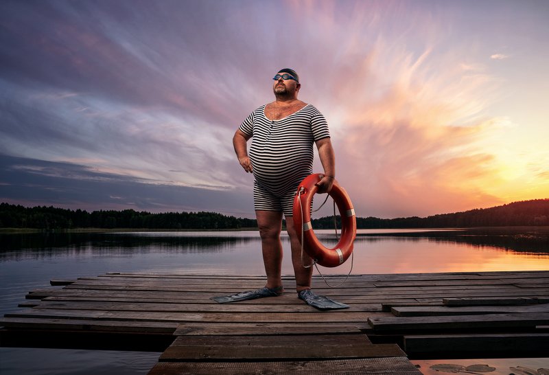 humor,funny,fat,man,portrait,swim,swimmer,lake,sunset The swimmer фото превью