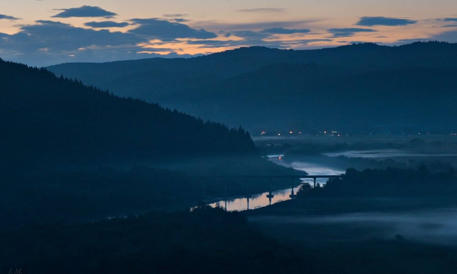 вечер, синий час, Карпаты, река, Стрый, мост, пейзаж, туман, blue hour, evening, sky, Carpathians, river, Stryi, bridge, fog, foggy, misty, Ivan Maljarenko 