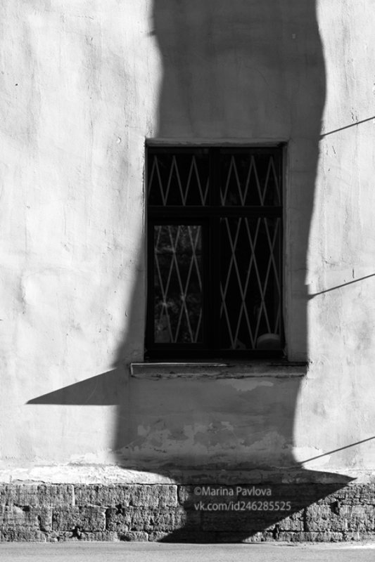 город, петербург, интеграция тени, театр теней, юмор, чбфото, парейдолия, тени, чёрно-белая фотография Интеграция Тени. Буратино фото превью