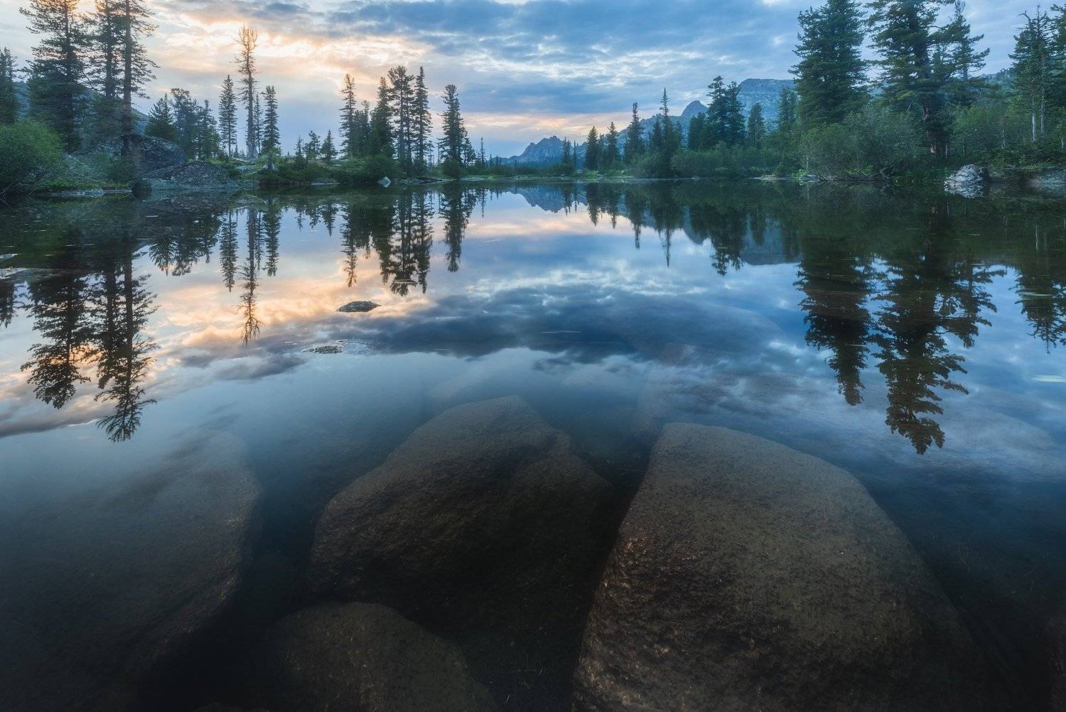 ергаки, озеро лазурное, саяны, красноярский край, лето, отражения, пейзаж, горы, кедры, закат, вечер, Виктор Зайцев
