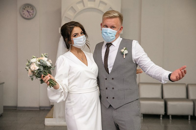 загс, регистрация, молодожены, молодоженывмасках, В ЗАГСе фото превью