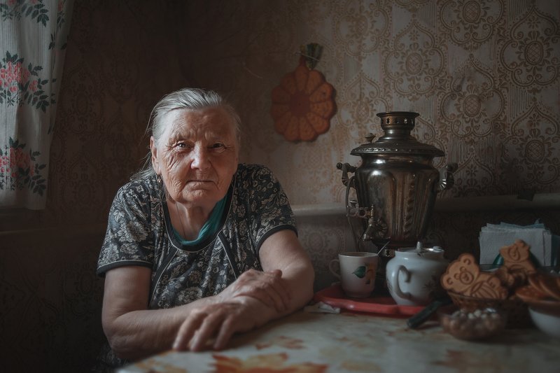 пожилой человек, возраст, деревня, ветеран, дети войны Бабушка. фото превью