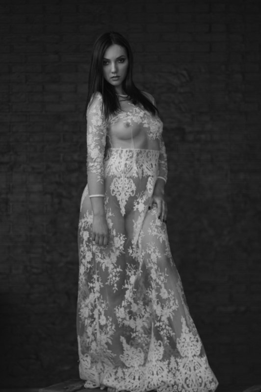 girl portrait bw Jeanne фото превью