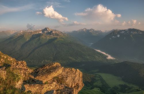 Над долинами Пхии и Большой Лабы