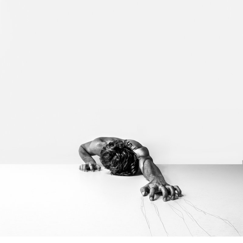 art fineart blackandwhite canceptual help me фото превью