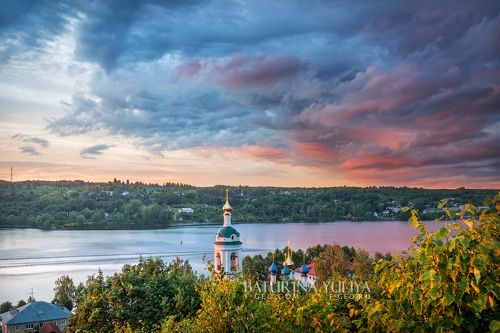 Варваринская церковь и тучи