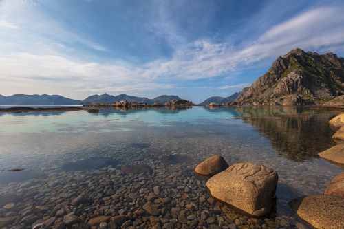 По Лофотенским островам. Хеннингсвер. Норвегия.