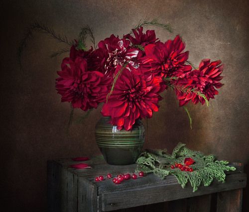 Примеряло лето августа наряд ...