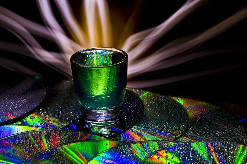 light-painting CD disc water drop light color  The new Graal? фото превью
