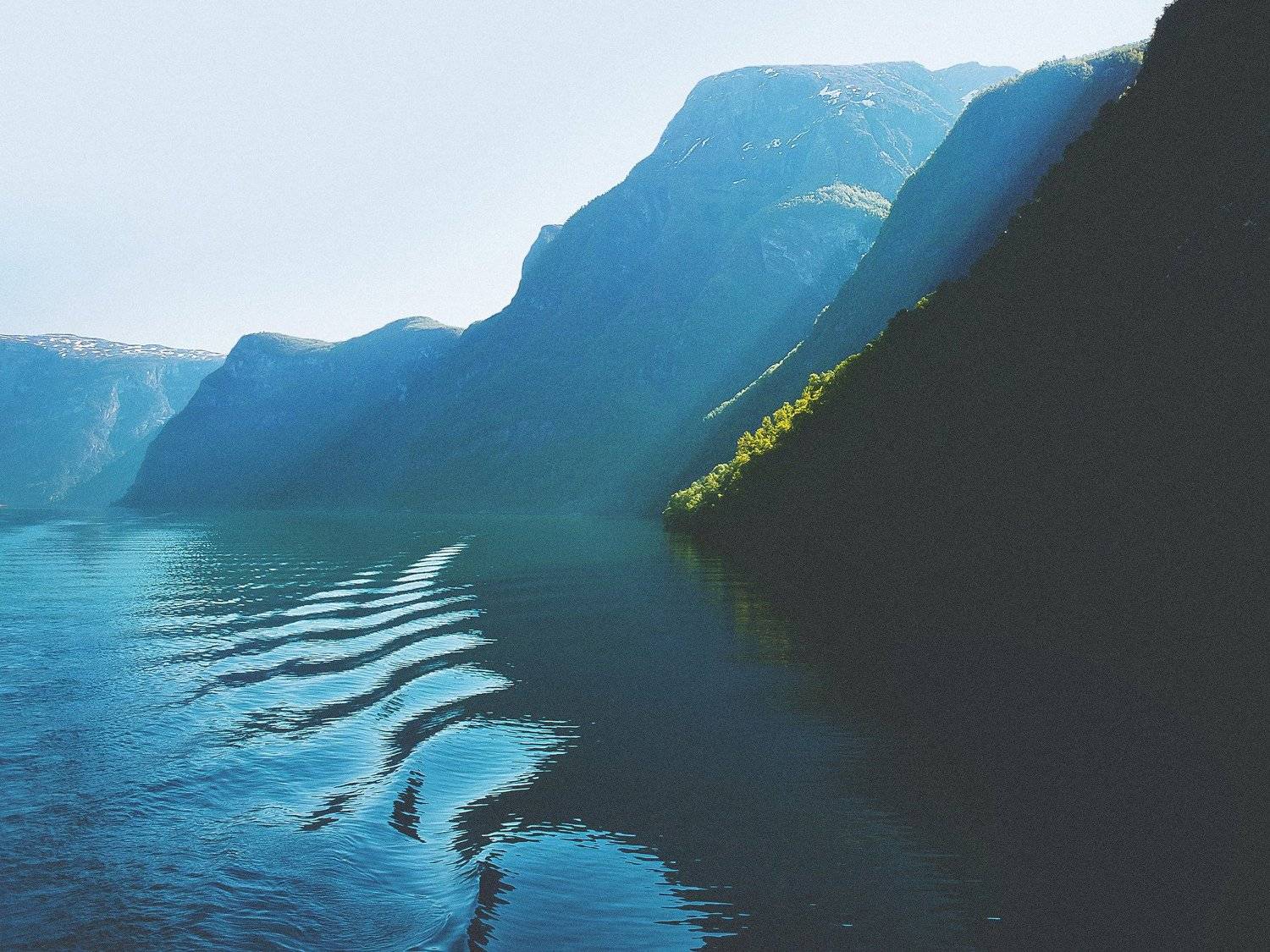 Норвегия, Нерёй-фьорд, свет и тени, норвежские горы, норвежский пейзаж, Светлана Степанова