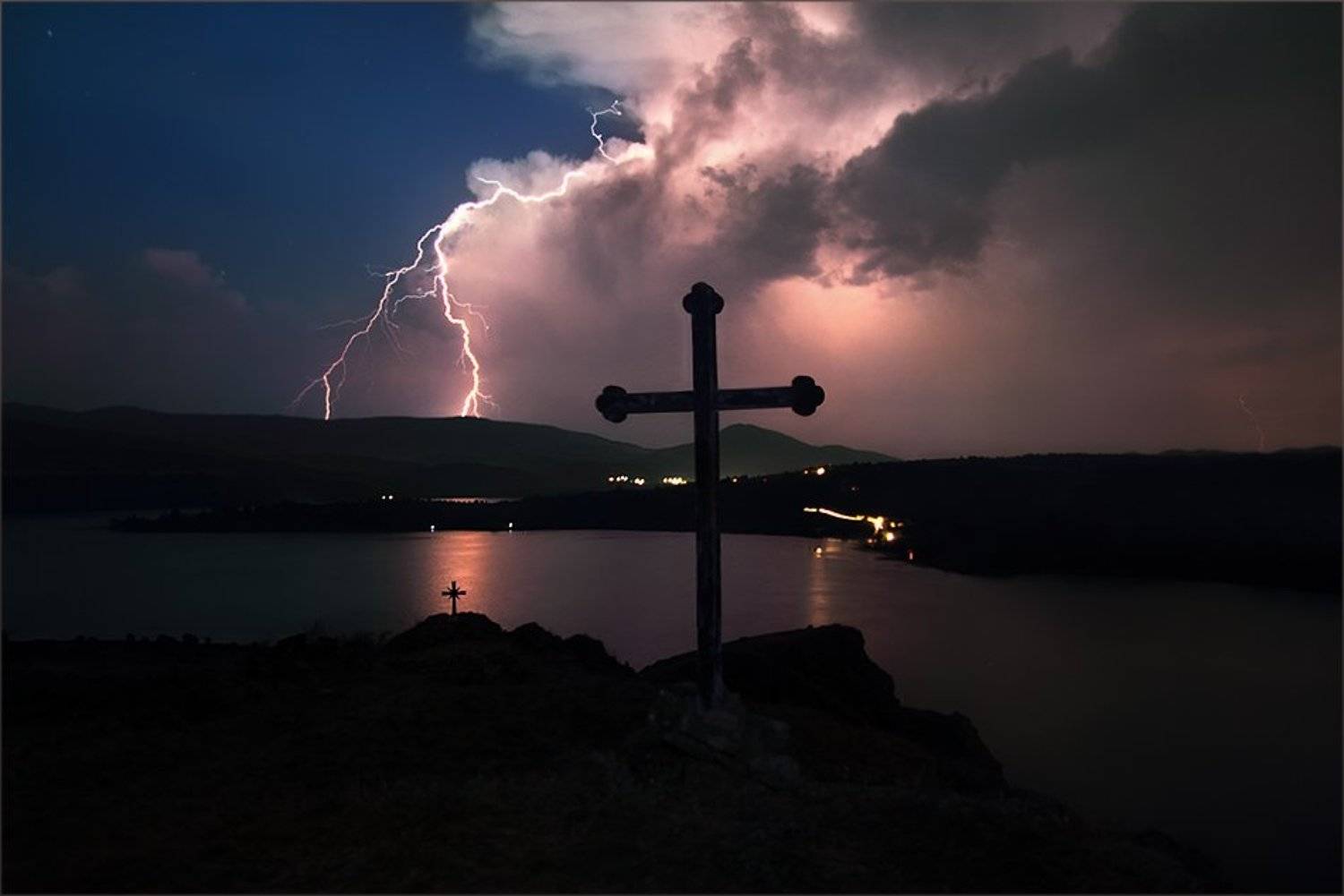 , Светозар Кръстев