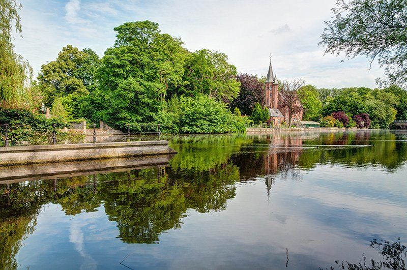 Castle in the park фото превью