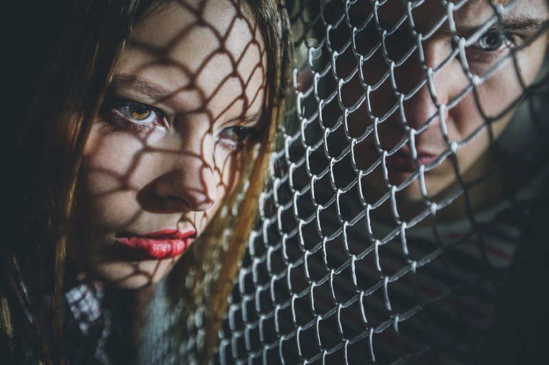 портрет, свет, пара, фактура клетка фото превью