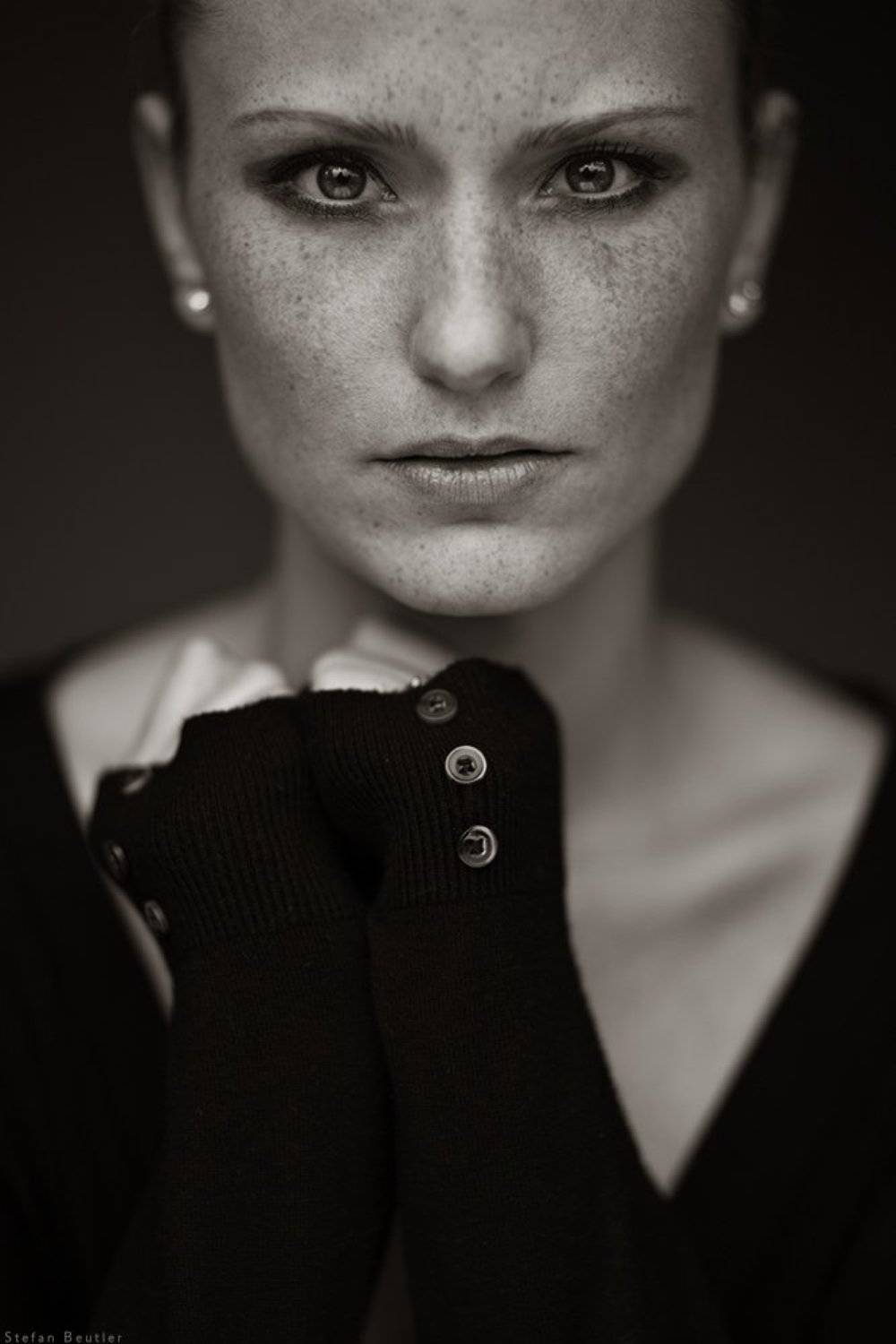 portrait, emotion, woman, frau, daylight, sw, bw, monochrome, freckles, Stefan Beutler