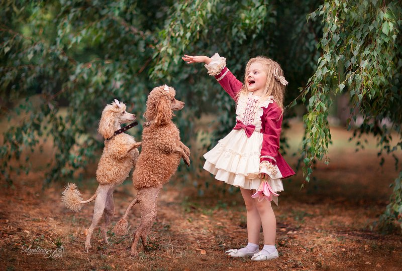 детская фотосессия, фотосессия с животными, пудель, дети, фотограф, Елена Селютина, children photo, kids photographer Ап! И т̶и̶г̶р̶ы пудели у ног моих встали!  фото превью