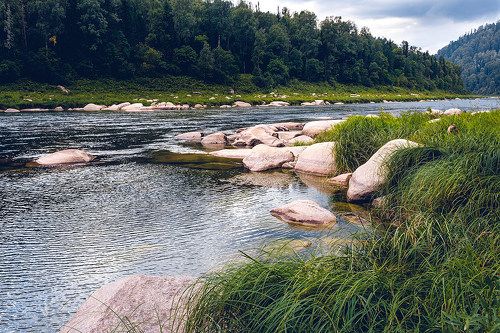 Нижняя граница Хомутовских порогов на реке Мрас-Су