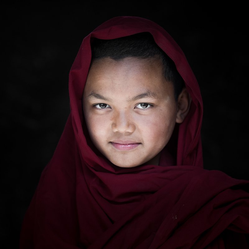 Портрет молодого монаха. Северная Индия фото превью