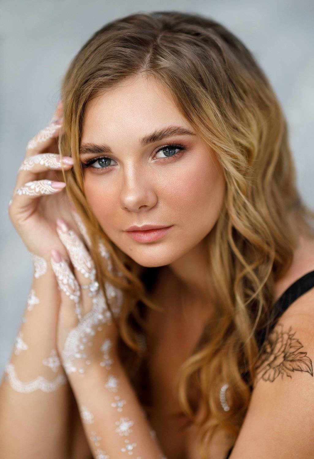 девушка портрет естественный свет мехенди, Ксения Сергеева